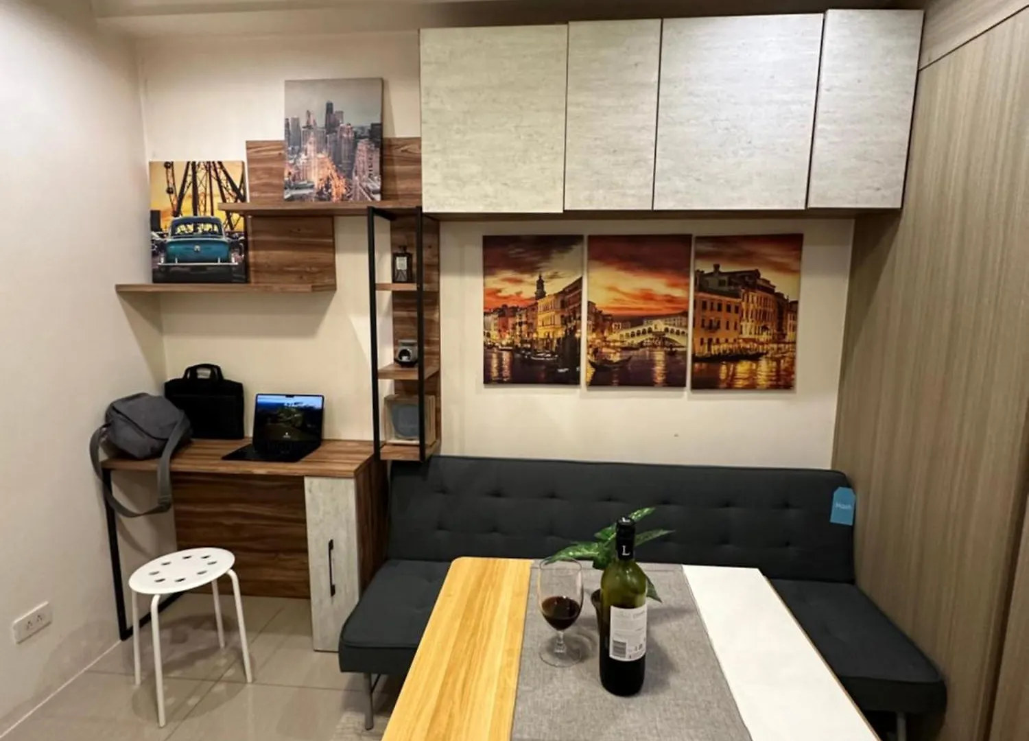Apartment Kororoit Den @Shore1 Mall Of Asia Manila Philippines